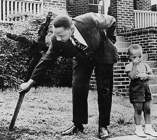 Martin Luther King oğluyla beraber