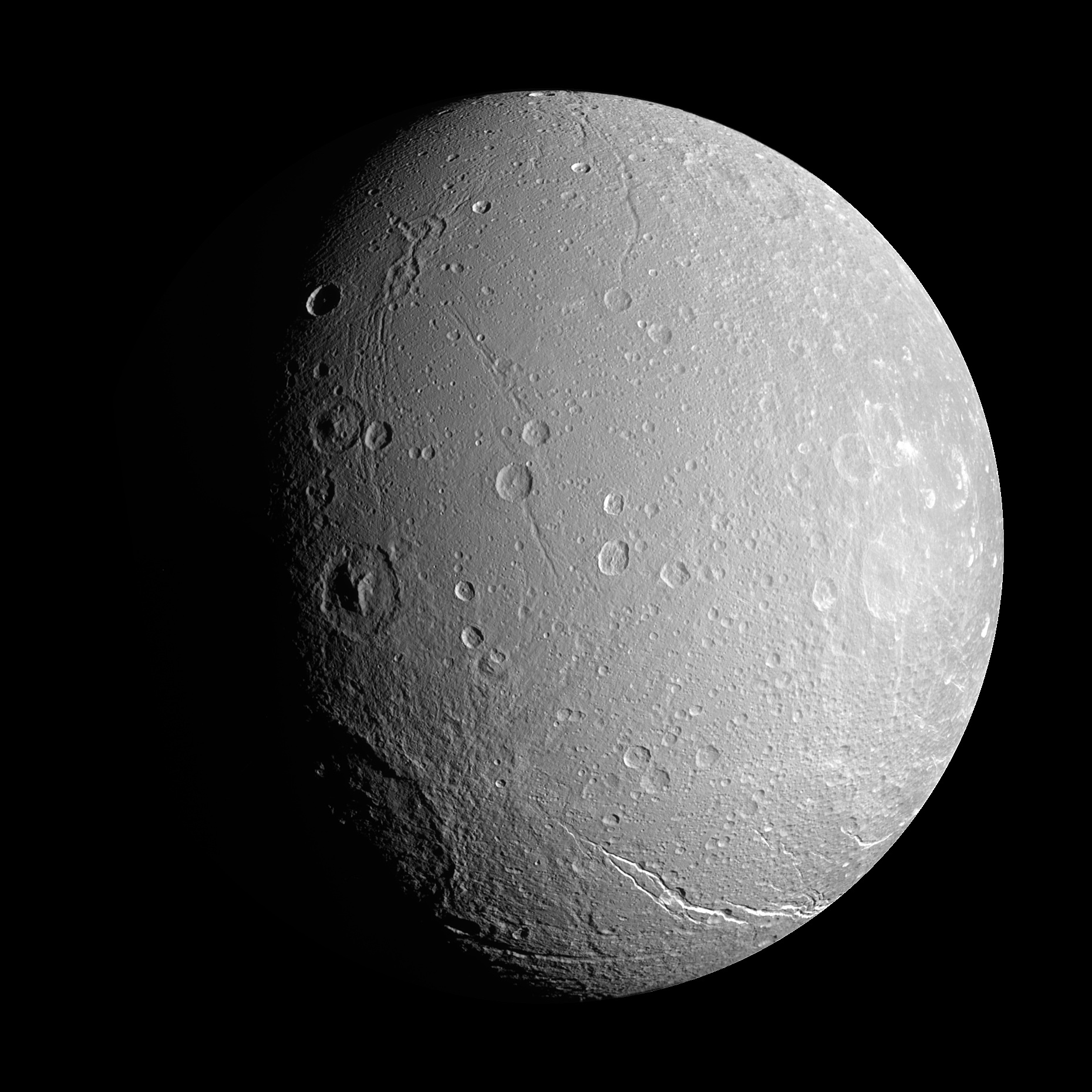 Satürnün uydusu Dione