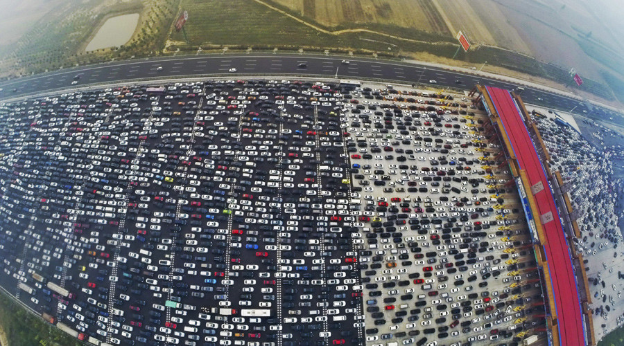 Pekin'deki trafikten kuşbakışı bir görünüş